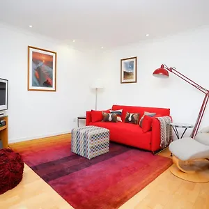 Mews Apartamento