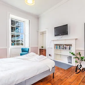 Belleville Central St James Quarter Free Offsite Parking & Views By Bonjour Residences Apartment