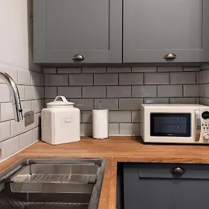 Beautiful Georgian New Town 2 Bed Apartment