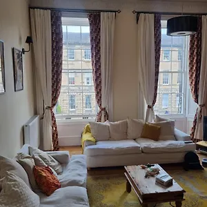 3 Double-bed Georgian In Prime Location Apartment
