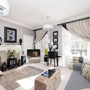 Joivy Exclusive At The Heart Of New Town Apartamento