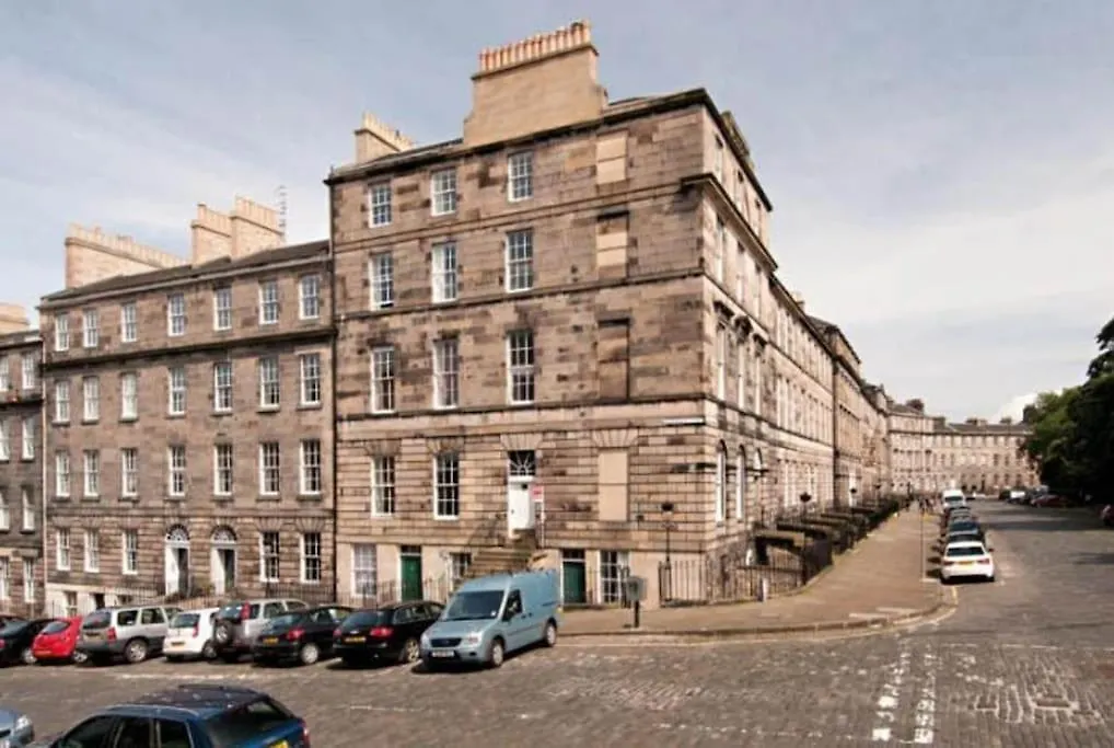 Edlets Main Door New Town Apartment Edinburgh