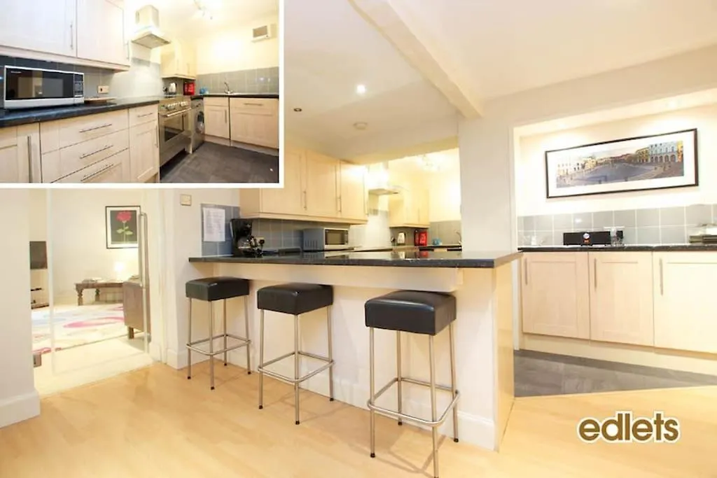 Edlets Main Door New Town Apartment Edinburgh United Kingdom
