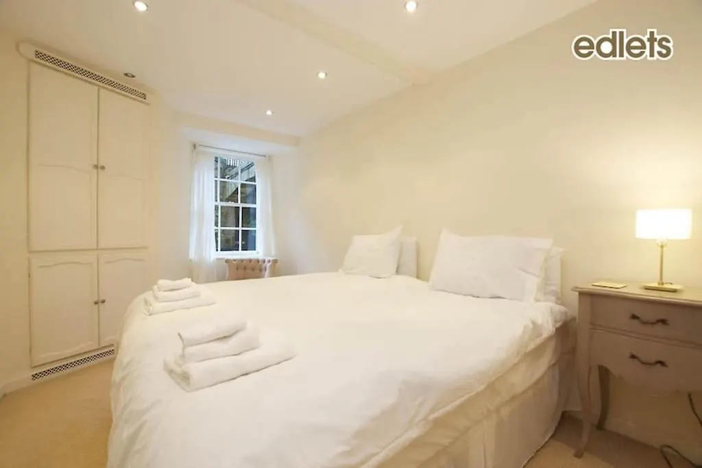 Edlets Main Door New Town Apartment Edinburgh